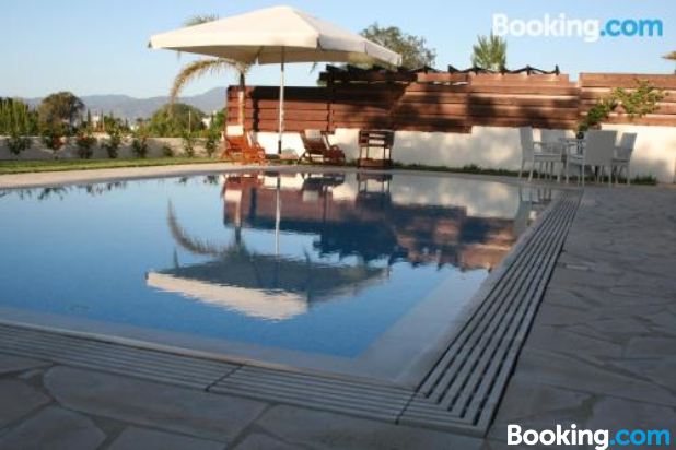 三卧室别墅带私人泳池