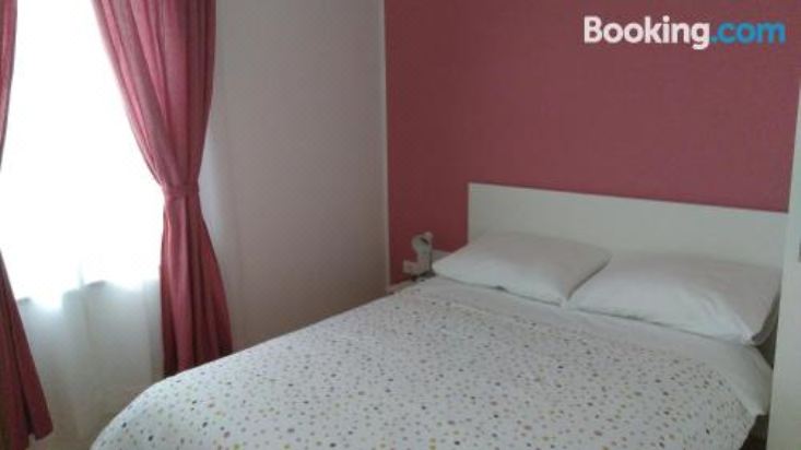 带天井的两居室公寓