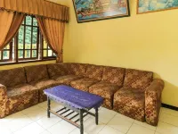 Dharmawati Stay at Surabaya 瓦魯住宿飯店