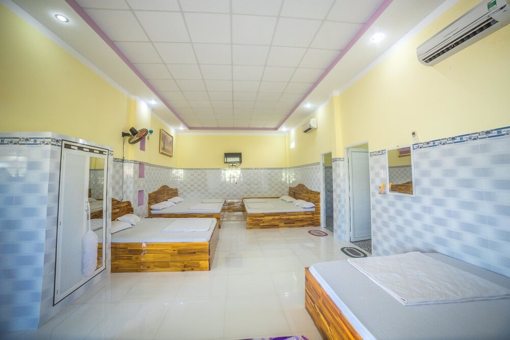 Khách sạn Nhà Nghỉ Hoàn Nguyên