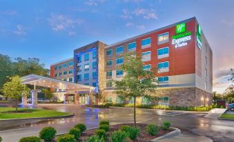 Holiday Inn Express & Suites Gainesville I-75