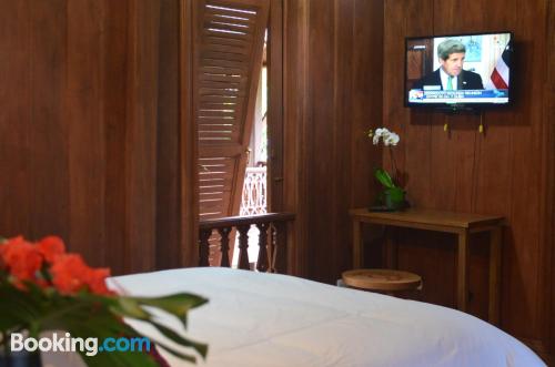 带阳台和海景的豪华双人房