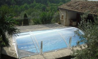 Magnificent Holiday Home with Swimming Pool in Opp De