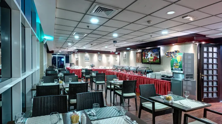 エミレーツ グランド ホテル アパートメンツ 食事・レストラン