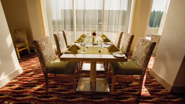 Copthorne Al Jahra Hotel & Resort Dining/Restaurant