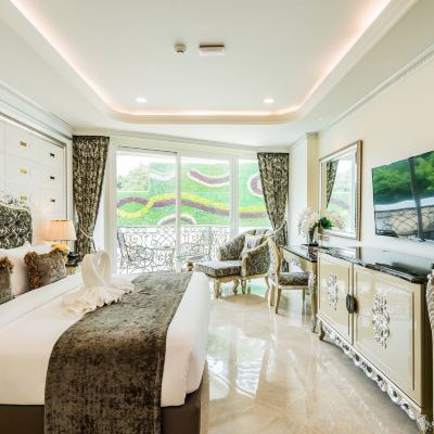 Deluxe Room with Pool View