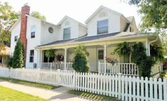 Finlay House Bed and Breakfast Niagara - on - the - Lake