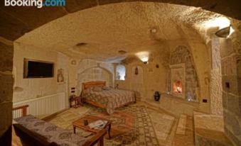 Charming Cave Hotel