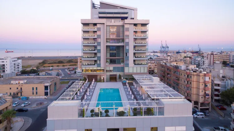 Radisson Blu Hotel Larnaca Exterior