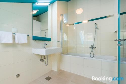 复式两卧室公寓 - 带露台和海景