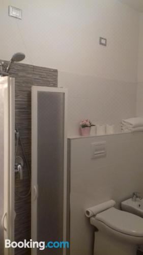 带浴室的双床房