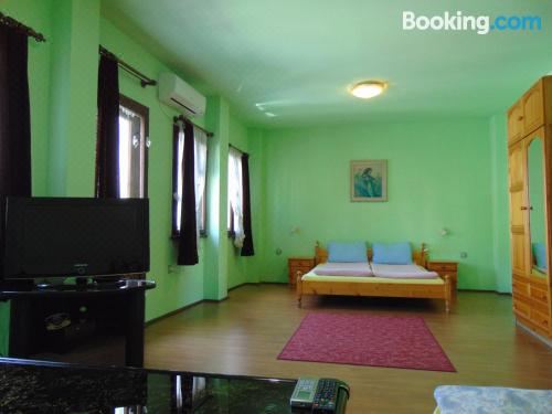 带露台一室公寓