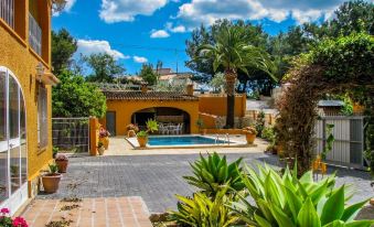 Mariros - Pretty Holiday Property with Garden and Private Pool in Moraira