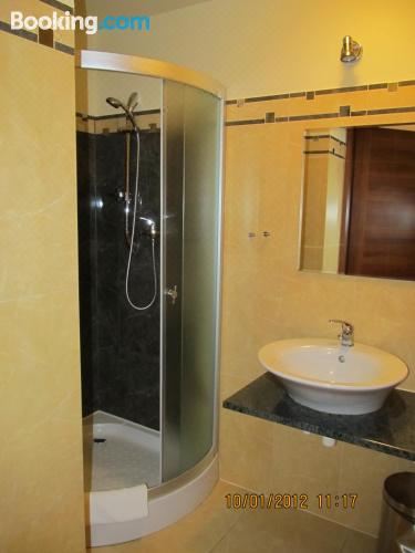 四人间（2位成人和2名小童）