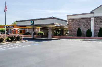 Quality Inn & Suites Hotel a 