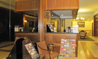 HOTEL REGIS - Housity