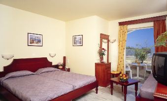 Chrispy Waterpark Resort - All inclusive - Housity