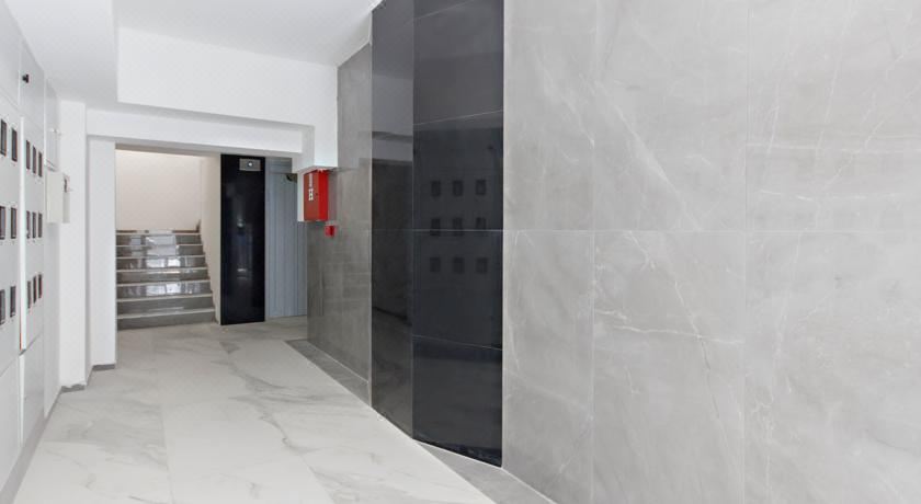 带阳台的一室公寓（2位成人+1名小童）