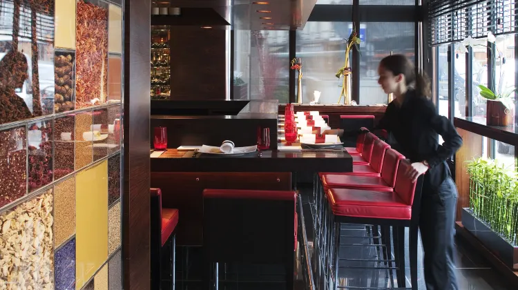 ホテル ポン ロワイヤル パリ サンジェルマン デプレ by アコー 食事・レストラン