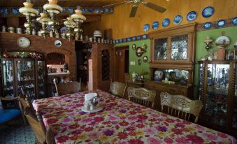 Red Horse Bed and Breakfast - Housity