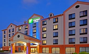 Holiday Inn Express Hotel & Suites Meadowlands Area, an IHG Hotel