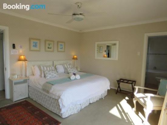 泳池景奢华特大床间或双床间