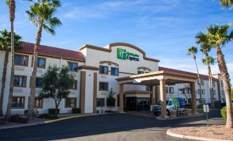 Holiday Inn Express Tucson-Airport