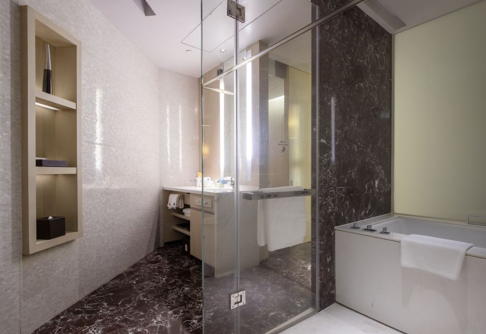 Grand Hyatt GuangzhouThemed Deluxe Room