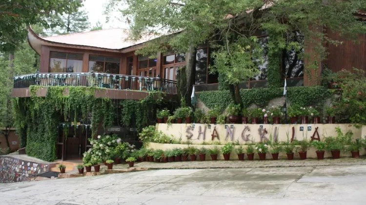 Shangrila Hotels and Resort Exterior