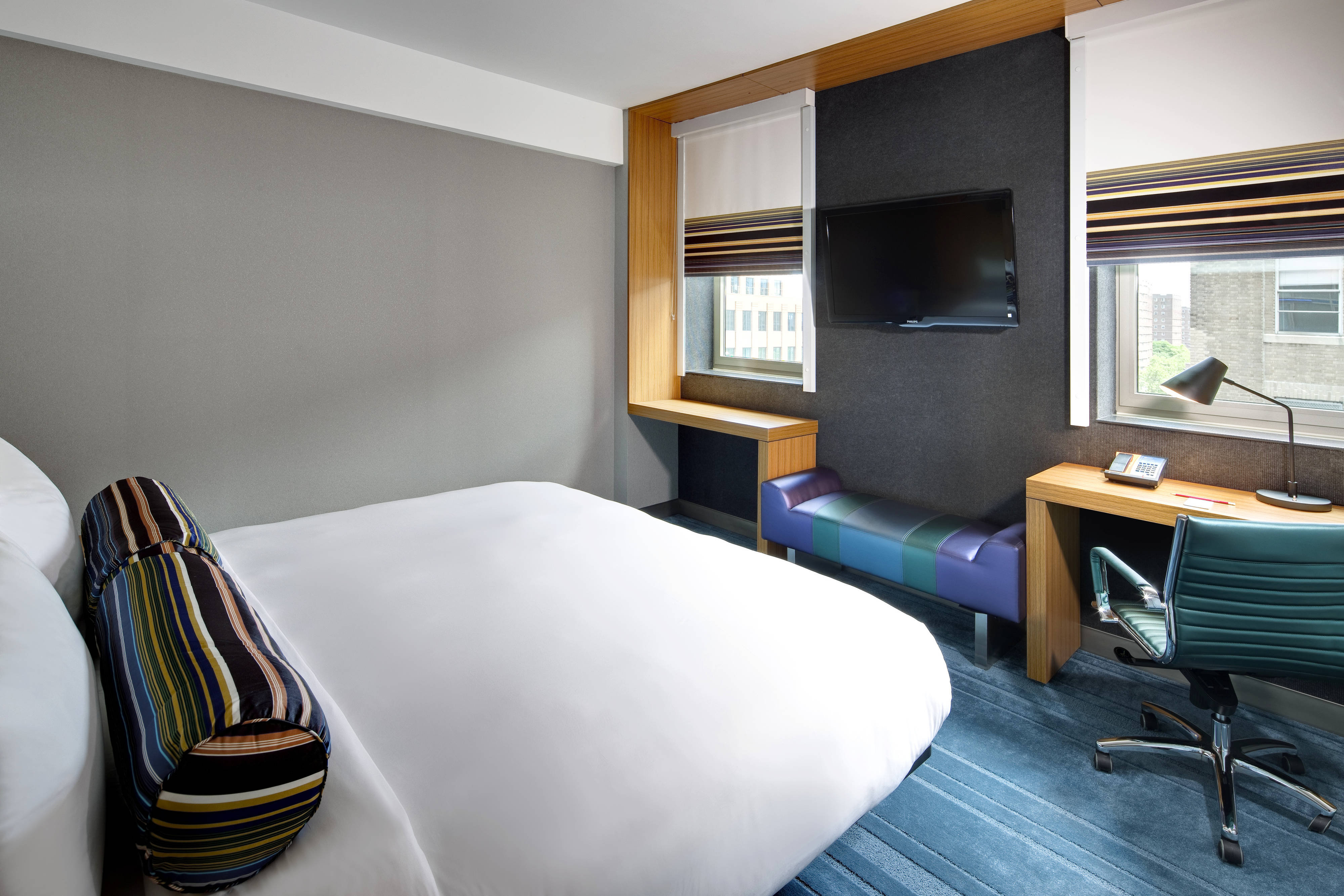 Aloft New York Brooklyn大型特大床房