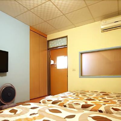 Four-person Room