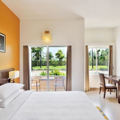Suite, 1 Bedroom, Balcony, Pool View