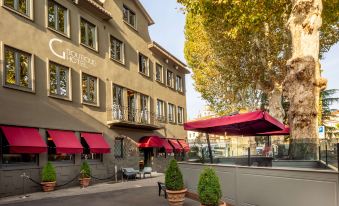 The Glam Boutique Hotel & Apt - Housity