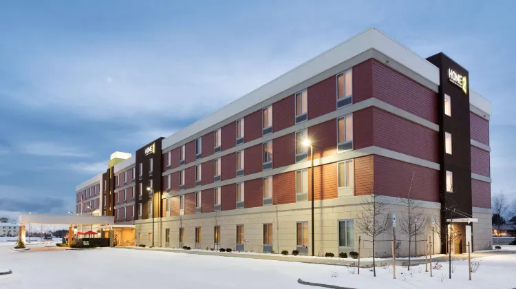 ホーム2スイーツ・バイ・ヒルトン アンカレッジ / ミッドタウン 外観