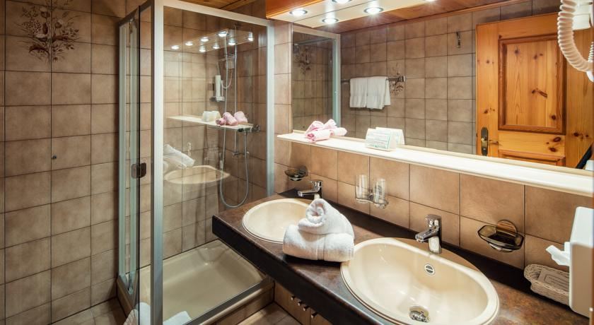 高级双人房（带阳台）