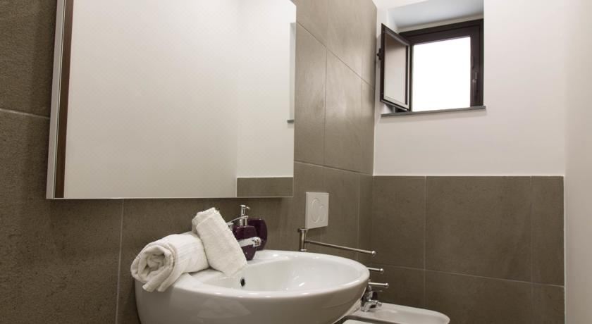 一室房（带沙发）