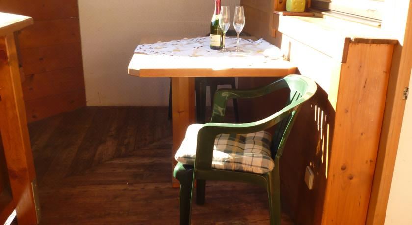 一卧室公寓（带阳台）