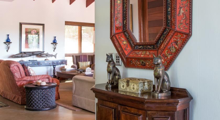 La Casa Compartida Luxury Villa