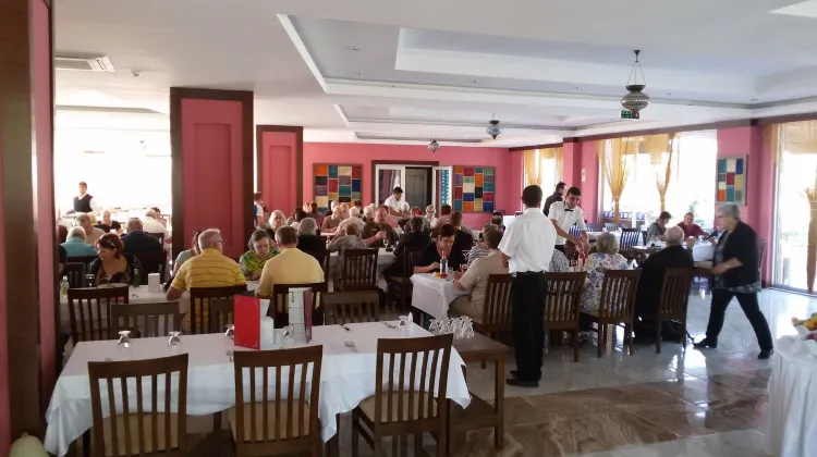 ホワイト ヘブン ホテル  食事・レストラン