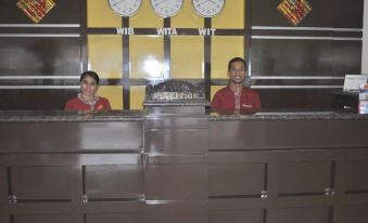 Grand Wisata Hotel - Housity