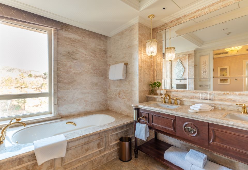 the Castle Hotel, A Luxury Collection HotelFamily Suite