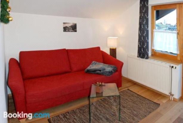 Der Berghof Apartment with Garden View