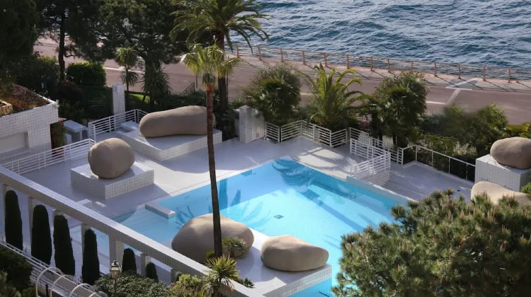 コロンブス モンテ カルロ ホテル 外観