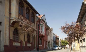 Bed and Breakfast Brothers - Housity