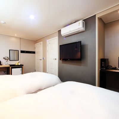 Twin Room (Double Single, Room Air Conditioner Good)