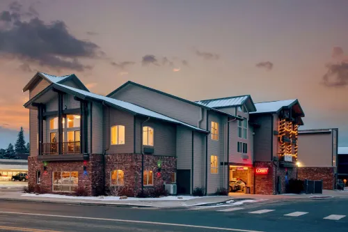 Sandpoint Hotel & Suites Downtown
