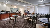 勞倫斯大學區凱藝套房酒店