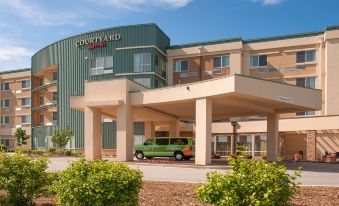 Courtyard Milwaukee Airport