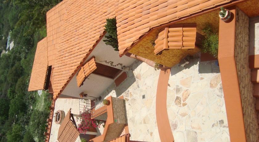 双人房配有两张双人床