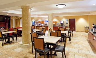 Holiday Inn Express & Suites Niagara Falls